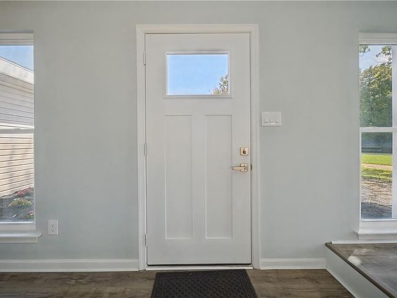 3rd image of 4216 Grove Ct