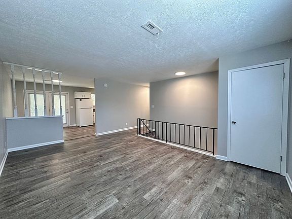 5th image of 913 Naomi Dr #918