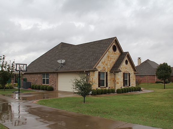 2nd image of 113 Lake Meadow Blvd