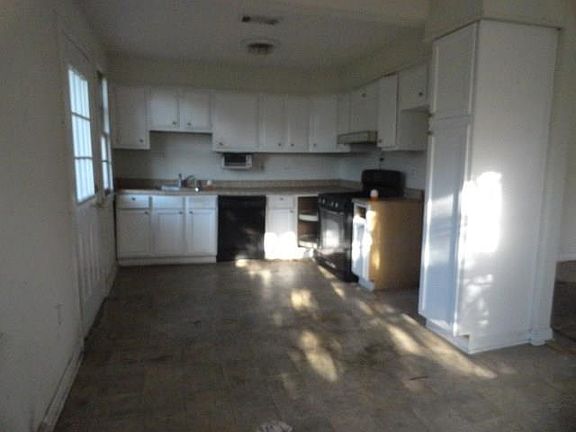 5th image of 701 Waltham St