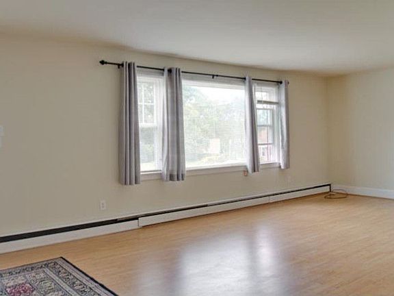 5th image of 221 Ohio Ave