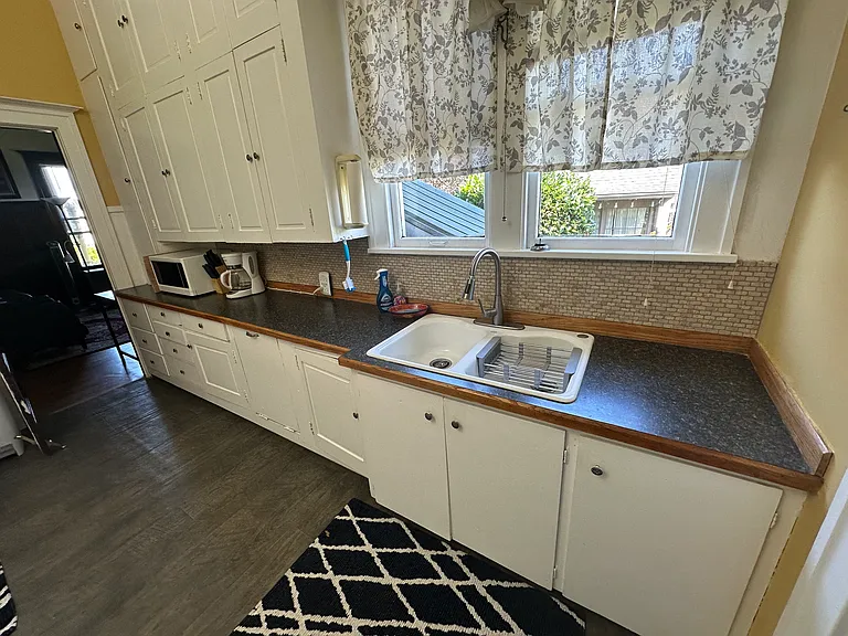 2121 Colby Ave #7 — Photo 11