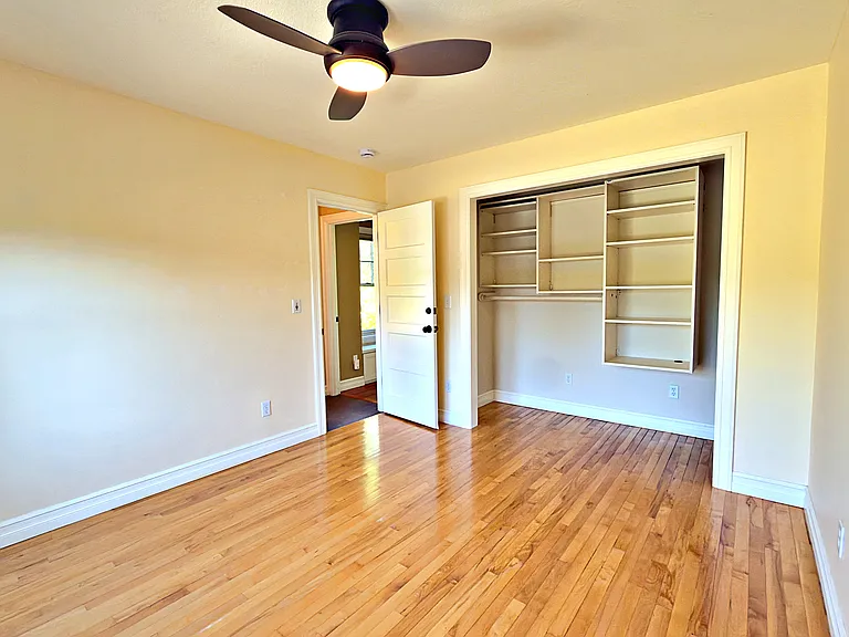1827 N Skidmore St — Photo 38