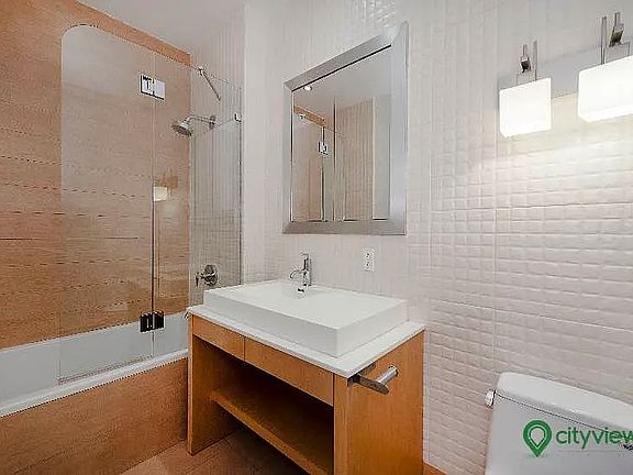 4th image of 156 Hope St APT 5E
