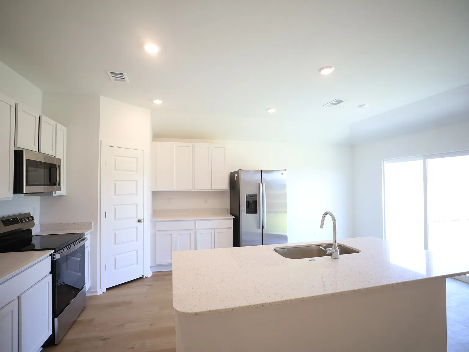 3 bed, 1523 sqft, $1,600 — Photo 4