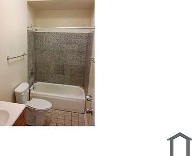 3rd image of 6044 S Prairie Ave Unit 1