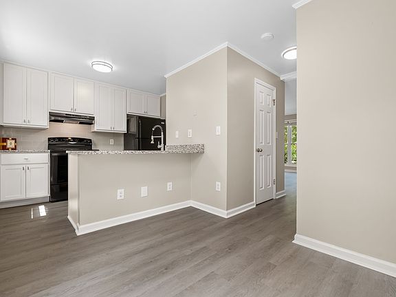 5th image of 8 Hayti Ln