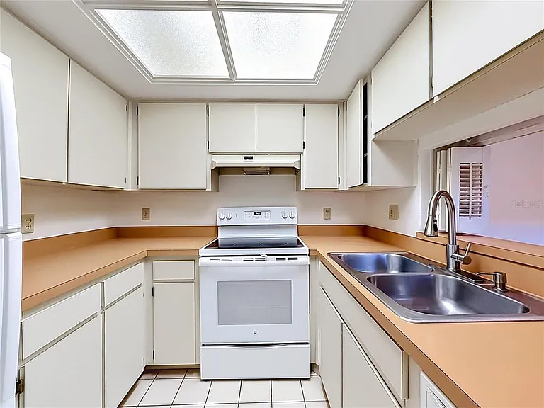 4405 W Fair Oaks Ave #18 — Photo 8