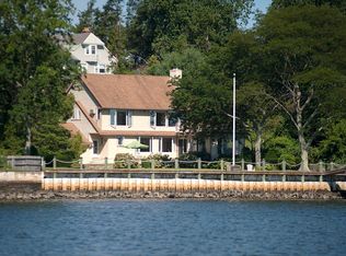 36 Harbour Ter, Cranston, RI 02905