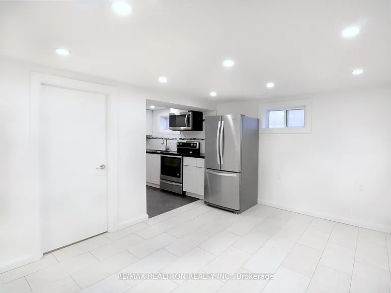 122 Longford Dr #BASEMENT — Photo 5