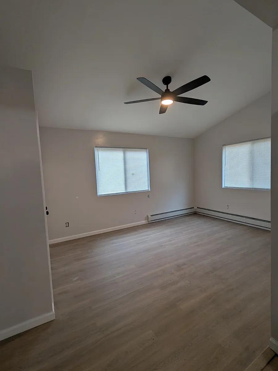 Building Photo - 14 Sarine Rd #1