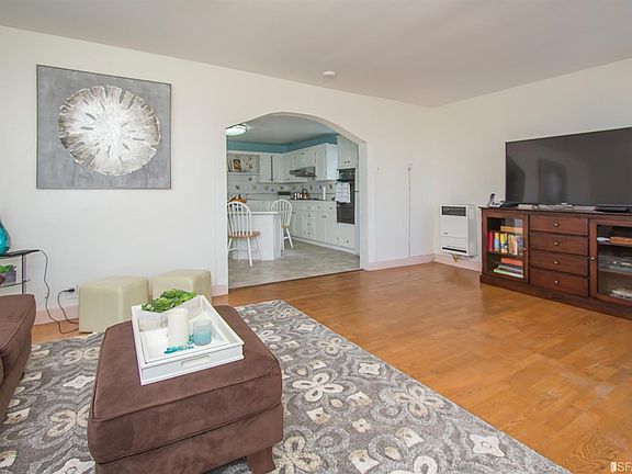 2nd image of 483 Bellevue Ave