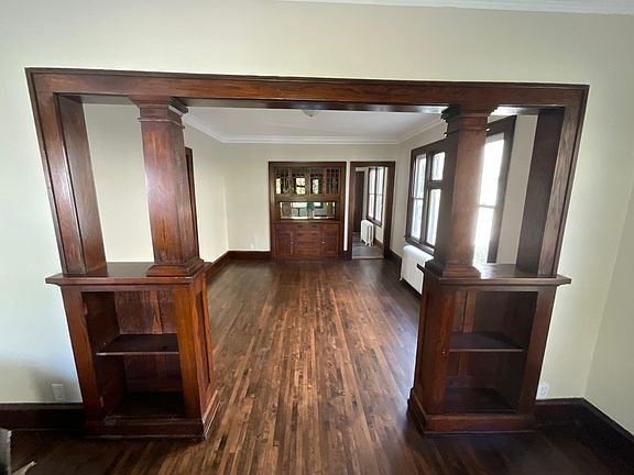 3rd image of 824 22nd Ave NE #1