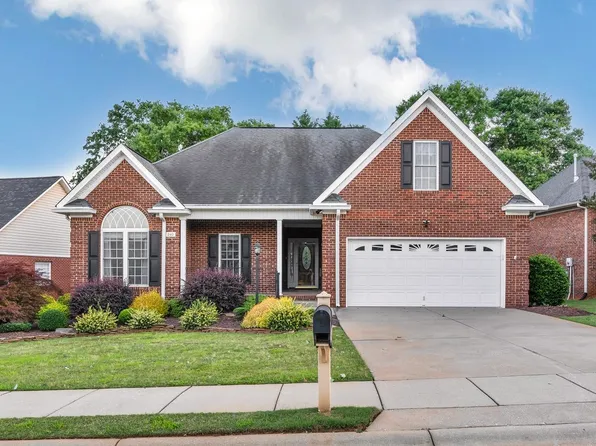 240 Apple Branch Ln, Boiling Springs, SC 29316