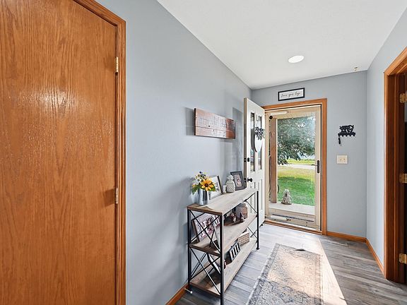 3rd image of 31632 Hedge Ave