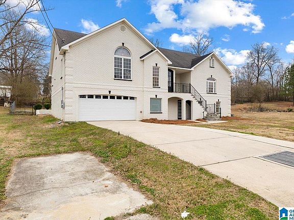 3rd image of 107 Azure St