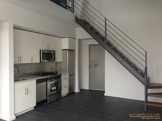 Rented by aptsandlofts.com | media 14