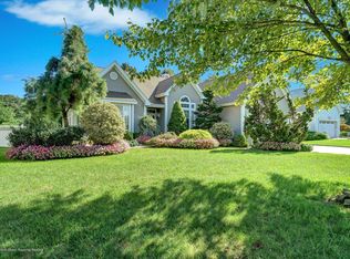 31 Crown Cir, Lakewood, NJ 08701