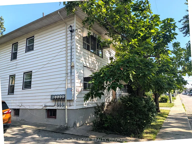 60 Richmond Ave #2 — Photo 1