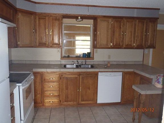 3rd image of 3529 N Ambassador Ave