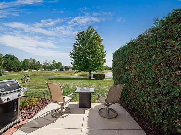 5th image of 2718 Foxwood Dr