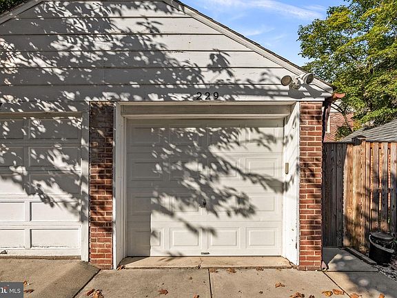 5th image of 229 Murdock Rd