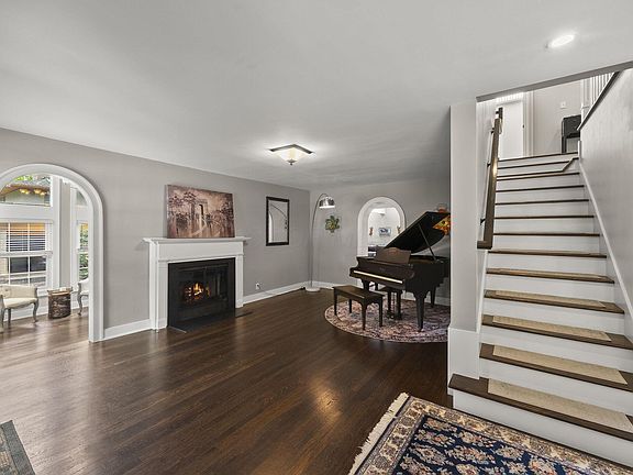 2nd image of 1851 Berkshire Rd