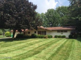 5605 Whispering Pnes, Stevensville, MI 49127