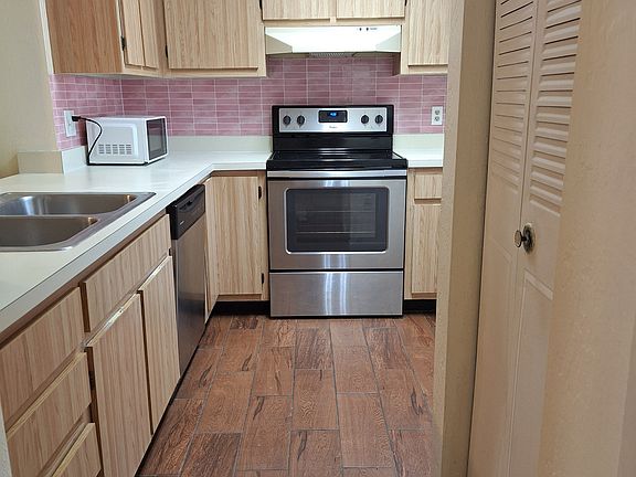 5th image of 2136 SW 39th Dr