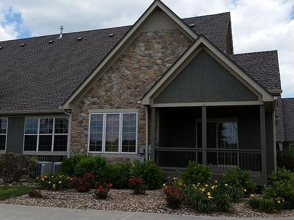 3rd image of 14825 Meadow Ln