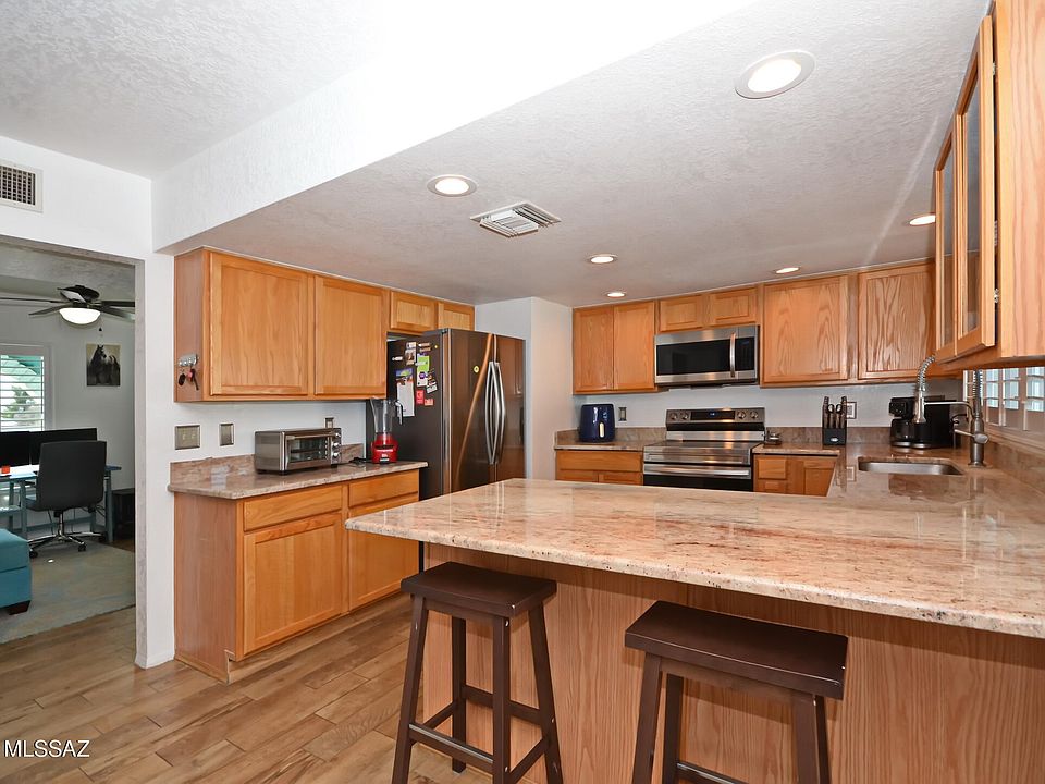 1st image of 4080 W Magee Rd