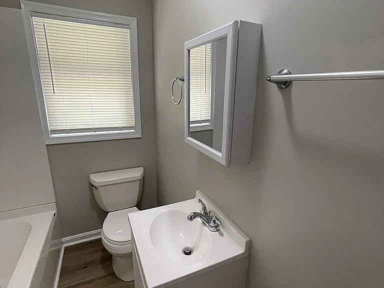 122 Marshall St — Photo 6