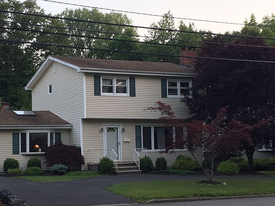 1st image of 512 White Ave