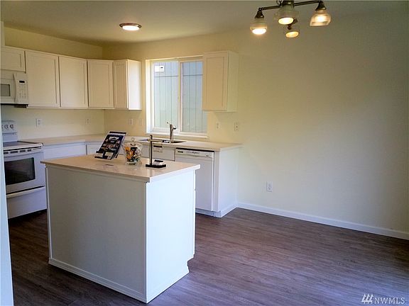 2nd image of 4921 104th Pl NE