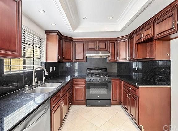 5th image of 11 California St Unit B