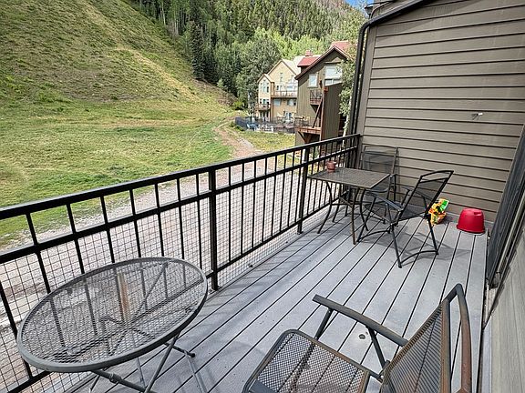 3rd image of 400 S Mahoney Dr