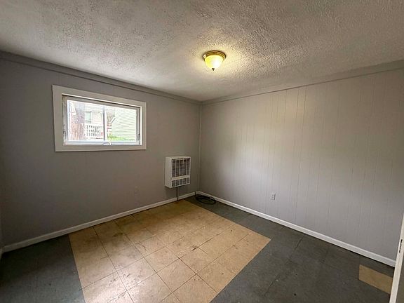 3rd image of 74 Franklin St #74