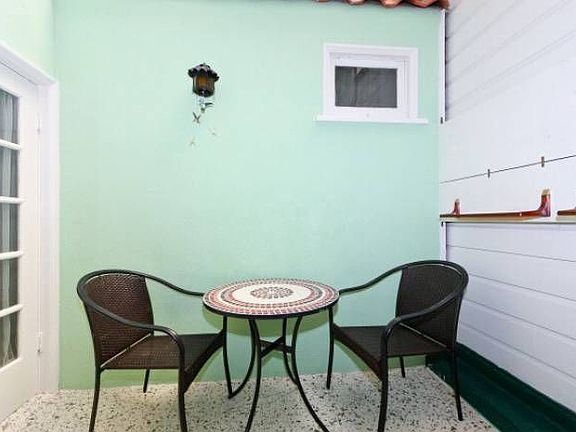 5th image of 258 Arleta Ave
