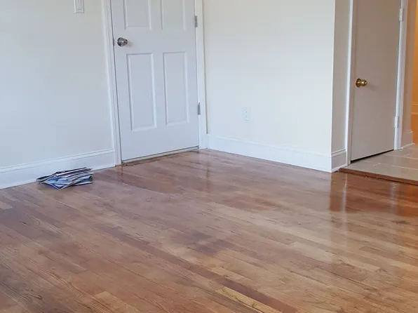 275 Balcom Avenue image 6 of 11