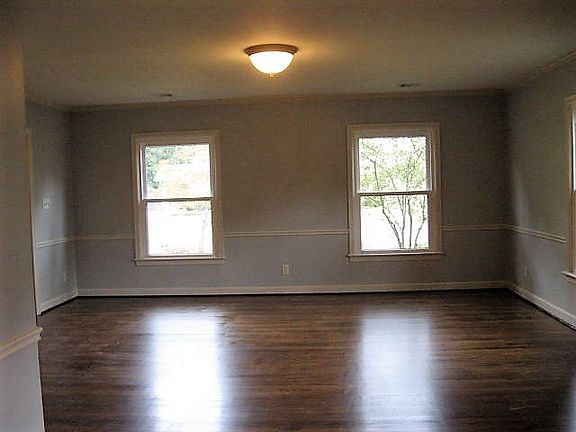 3rd image of 619 Indiana St