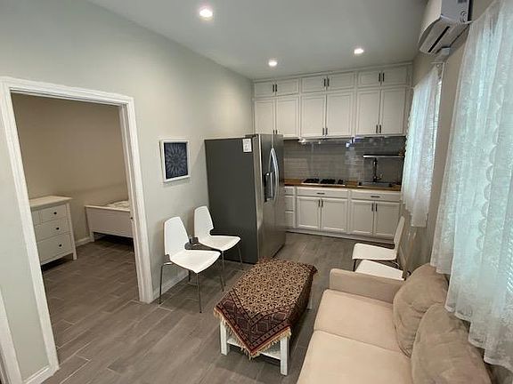 2nd image of 21520 Saticoy St #1/2