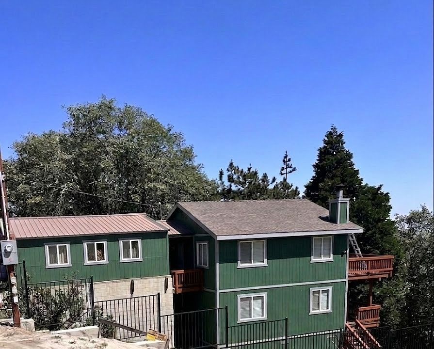 1st image of 21515 Peak Cir