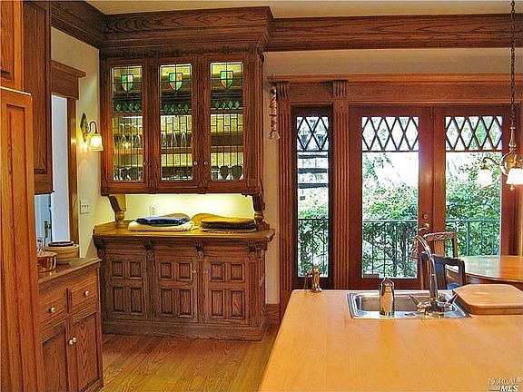 4th image of 85 Bellevue Ave