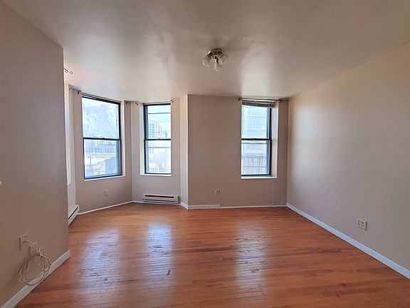2nd image of 1734 Willow Ave APT 4C