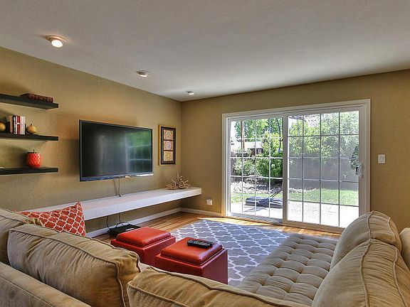 4th image of 1026 Hollenbeck Ave