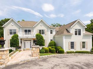 27 Castle Walk, Scarsdale, NY 10583