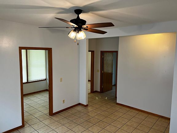 5th image of 674 Hawthorne Ave E Unit 1