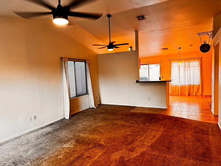 935 W 14th Ave — Photo 4