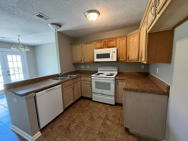 1608 Joy Blvd — Photo 5