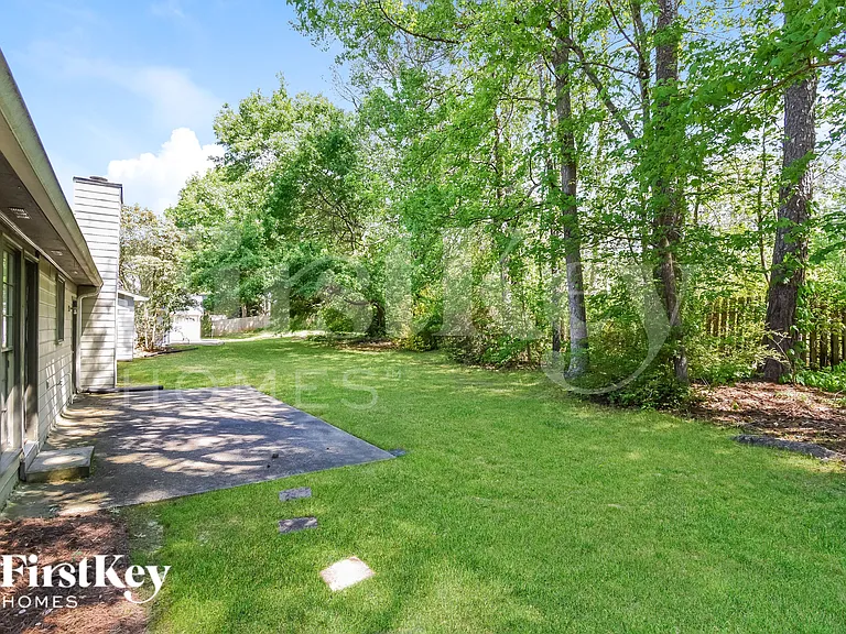1111 Wynford Cmns SW — Photo 15